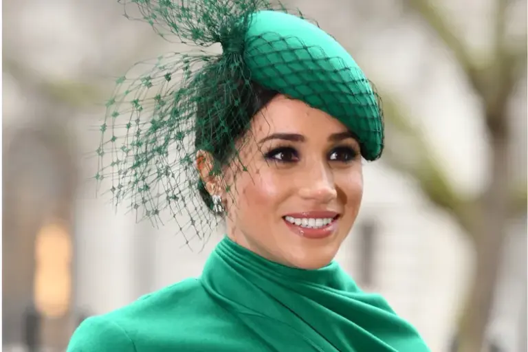 This is how Meghan Markle looked with reddish brown hair